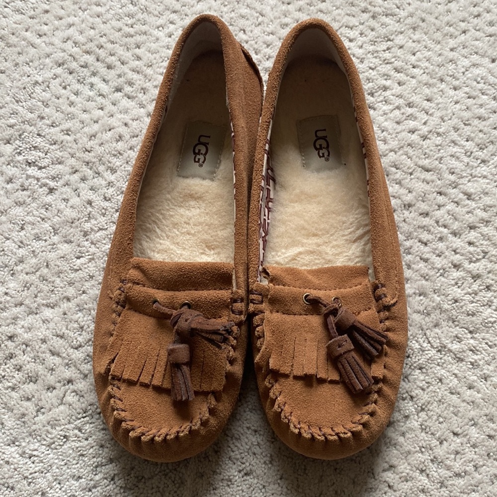 NWOT UGG Lizzy Slippers    Chestnut